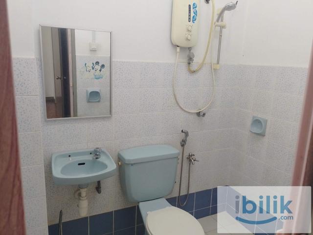 Co Living Landed House Single Room at Putra Heights c/w Attached Bathroom and Aircond