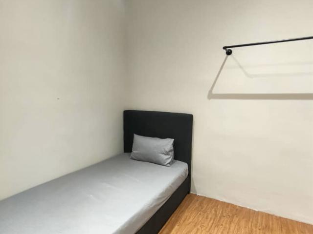 Co living room at Petaling Near to Station Setia Jaya ❗️Immediately move in ❗️
