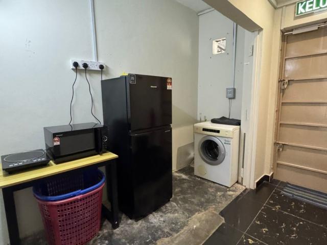 Co Living Room At Subang Jaya Location NearbySunway Pyramid, Monash Sunway University, BRT Sunway Mentari