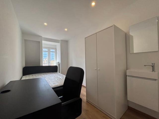 Co living Rue Traversière private bathroom