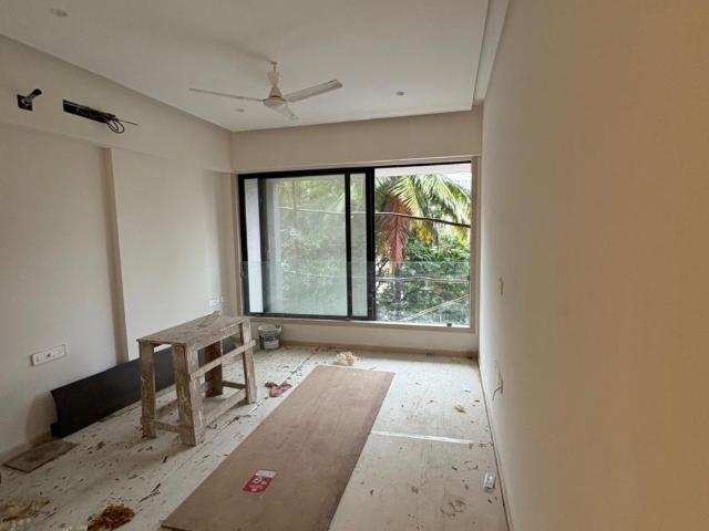 CO Operative Society 2 Bedroom 750 Sq. Ft. Apartment in Khar West Mumbai Listing ID: #9350