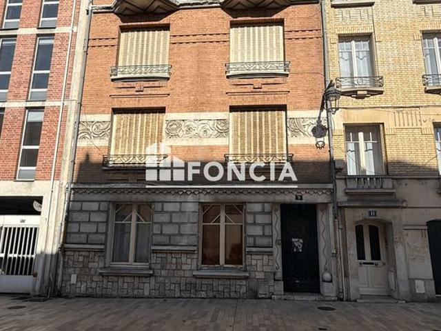 Combles à aménager de 52 m² au 3ᵉ étage à Orléans rue Théophile Chollet. Beau potentiel pour projet habitation ou investissement