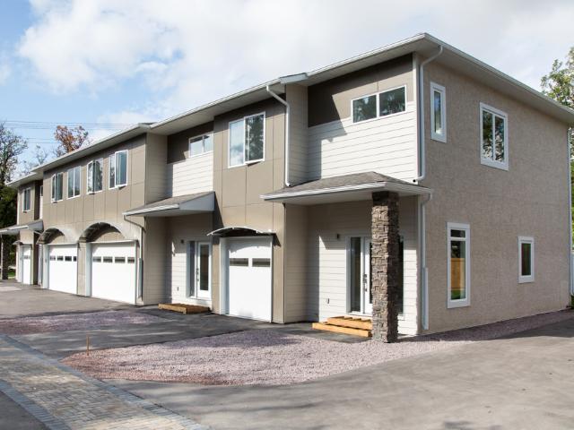 Come Home To The Oaks On Roblin in Charleswood Unit 4