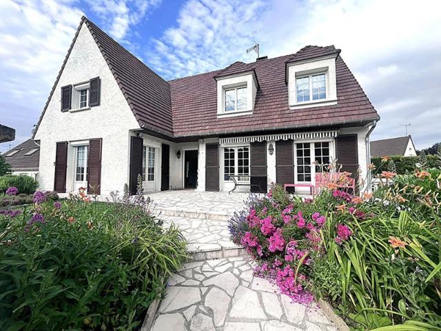 Comeback Immobilier vous propose cette Maison à ORRY LA VILLE de 195 m² sur 656 m² de Terrain avec sous sol total