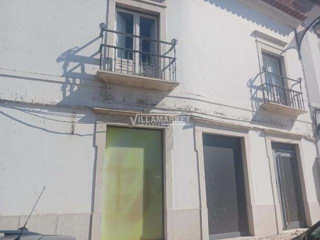 da banca com 420 m², situada no centro de Portel, Évora Alentejo, Portel
