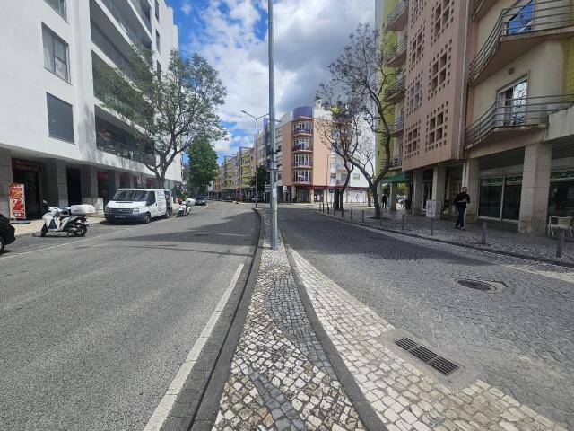 Comercial para alugar FRENTE á ESTAÇÃO do Entroncamento, Portugal