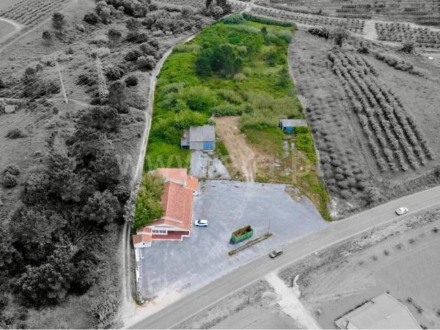 Comércio com Recheio + T2 em Terreno de 15.040m ² m² A Dos Negros