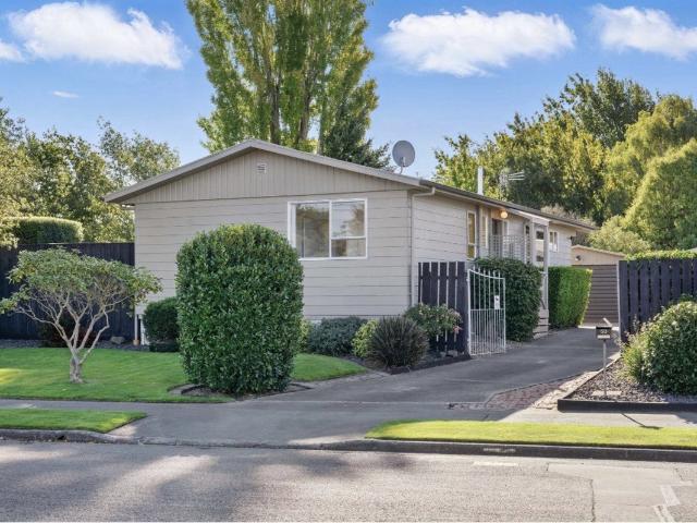 Comfort, Convenience & Family Friendly Living 50 Vanguard Drive, Broomfield