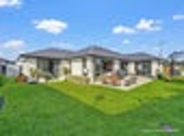 Comfort, Convenience & Triple Garaging