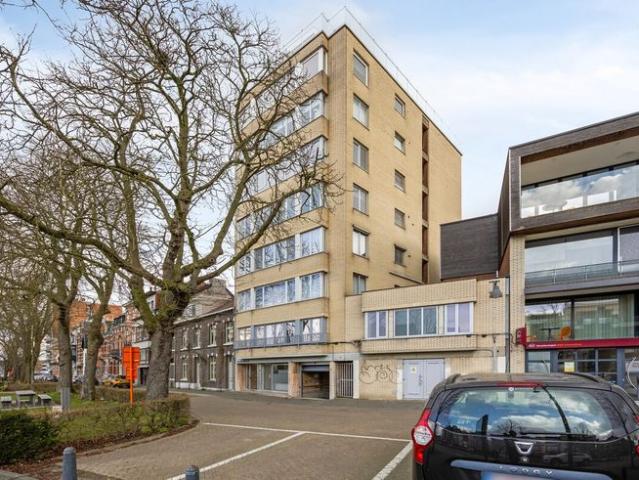 Comfortabel en centraal wonen: Ruim appartement met parke.