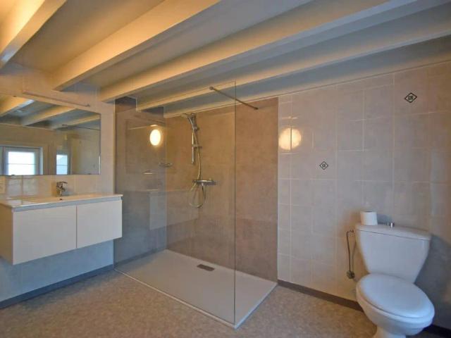 COMFORTABELE WONING MET GARAGE EN GROTE TUIN