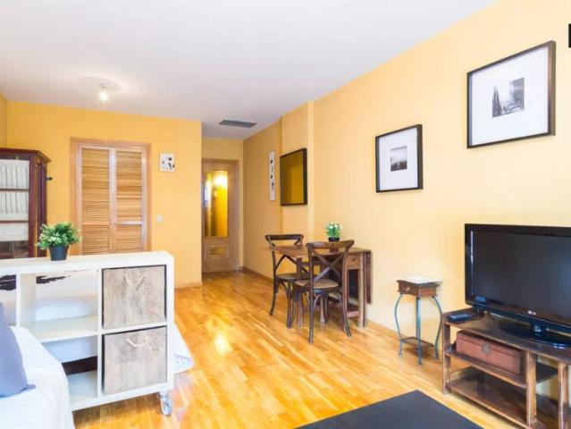 Comfortable 55m2 studio apartment with AC for rent in multicultural Tetuan