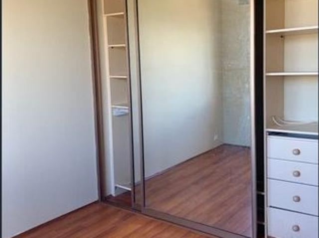 COMFORTABLE 2 B/R UNIT, CLOSE TO STATION, SHOPPING CENTRE, AND SCHOOL.