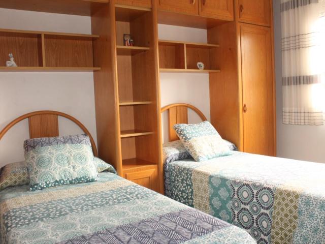 Comfortable twin bedroom in Sant Joan Despí, well connected to the city center
