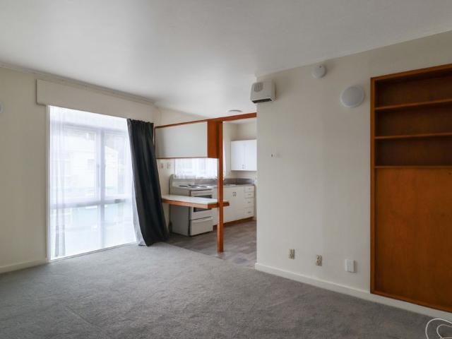 Comfortable bedsits/1 bedrooms