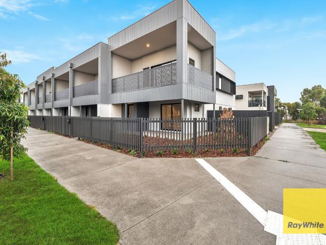 Comfortable & Convenient Family Living in Prime Point Cook Location