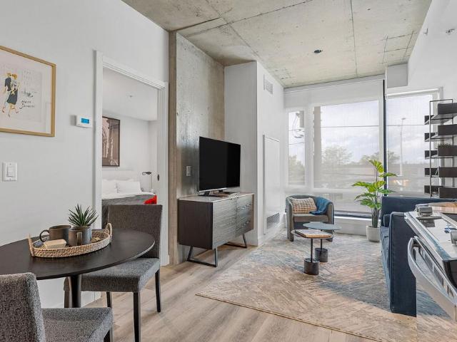 • Comfortable & Convenient Living Near Algonquin College • Spacious Suites & Amenities in Prime Centrepointe Locati