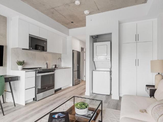 • Comfortable & Convenient Living Near Algonquin College • Spacious Suites & Amenities in Prime Centrepointe Locati