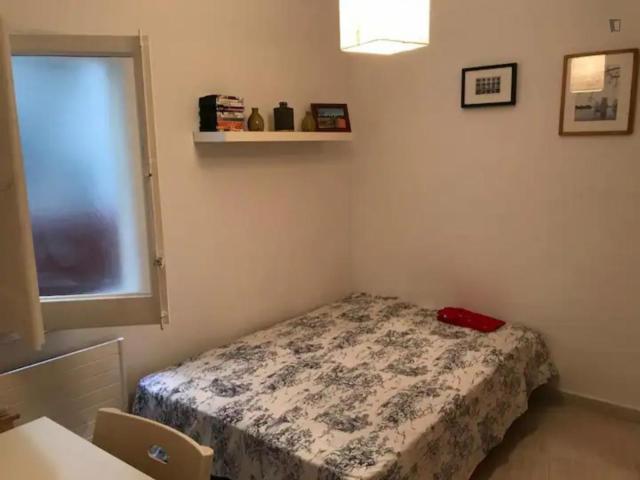 Comfortable double bedroom in La Bonanova