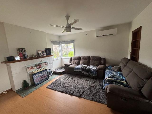 Comfortable family home in Geilston Bay