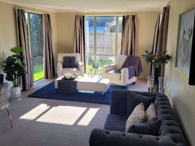 Comfortable Family Living Close to Parks, Schools & Amenities