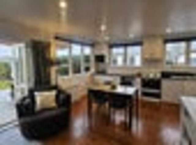 Comfortable Family Living in Beautiful Manapouri