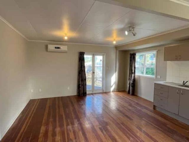 Comfortable family living in the heart of Mount Wellington!