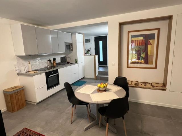 Comfortable garden apartment near Paris Villejuif