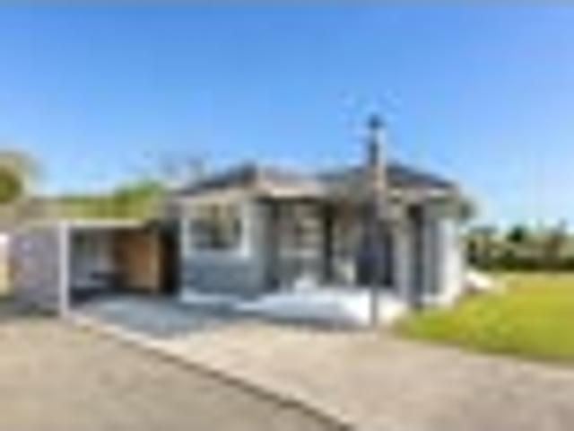 Comfortable Living in a Handy Mourea Location