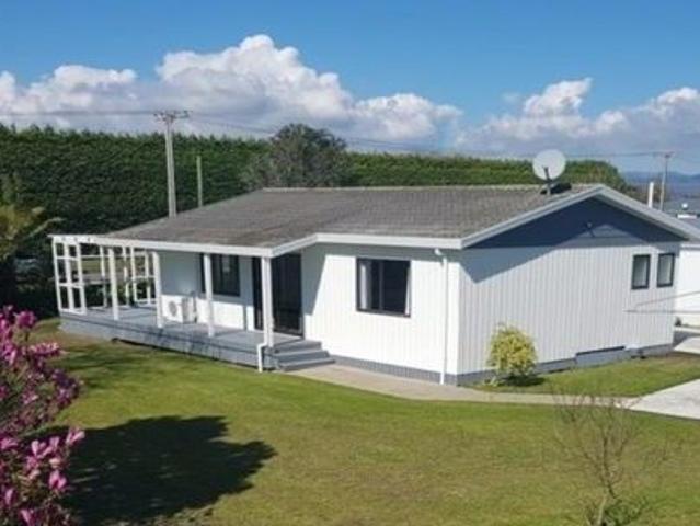 Comfortable Living with Spacious Garage