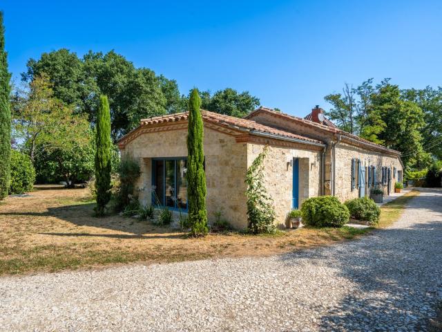 Comfortable Maison De Campagne 226m² Condom