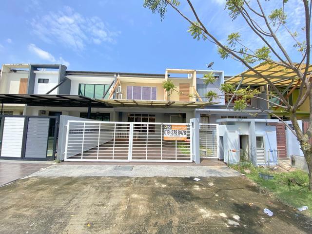 Comfortable Premium Living at Bandar Enstek Modern Partial Furnished