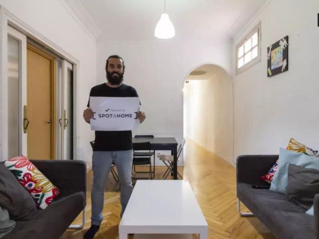 Comfortable room for rent in 8 bedroom apartment in Moncloa