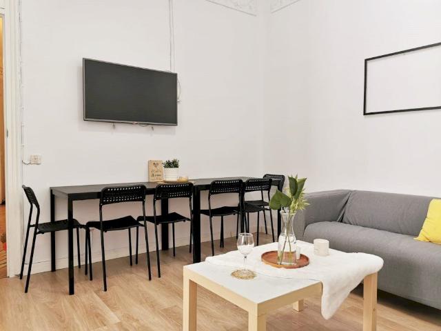 Comfortable room in Madrid, Preciados Street