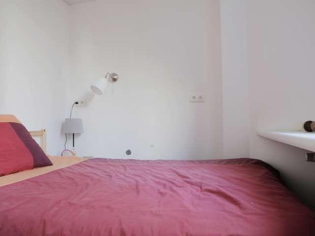 Comfortable room in apartment in Brussels
