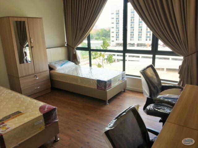 Comfortable Shared Room with Private Bathroom for Rent Utropolis