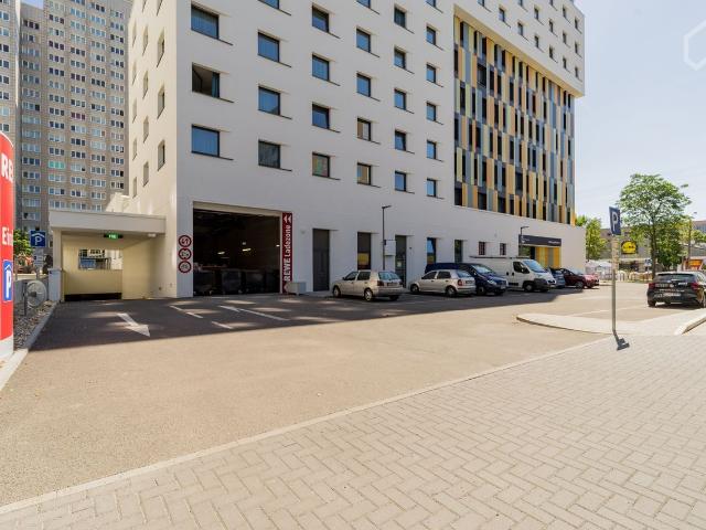 Comfortably furnished apartment in Lichtenberg with access to a fantastic roof terrace, Berlin Amsterdam Apartments for Rent