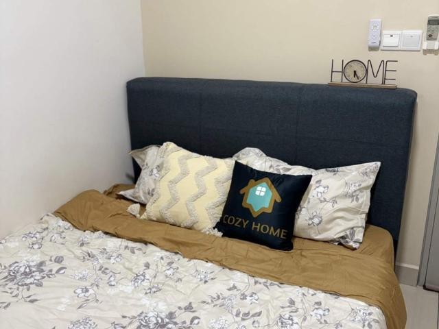 Comfy middle room for rent at verando residence