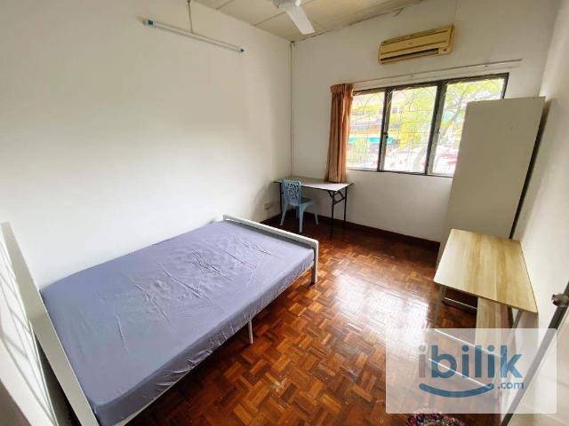 Comfy room at Bandar Utama 0 Deposit Free High Speed Wifi