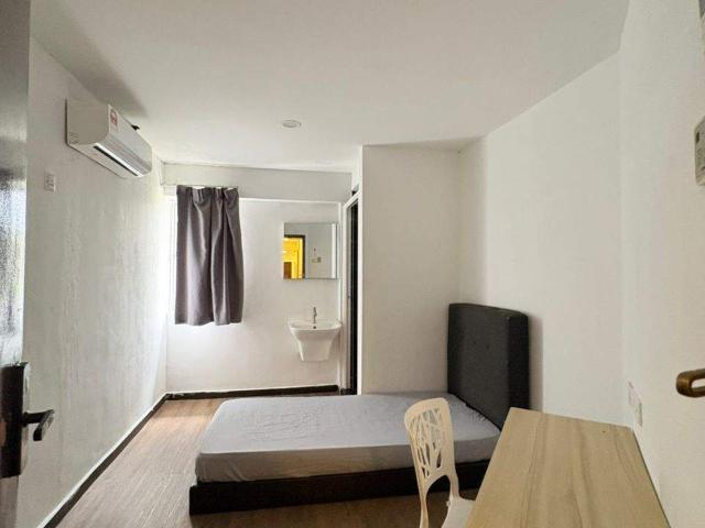 Comfy Room in Kelana Jaya Walk To Kelana Jaya LRT Immediate Move In Promo