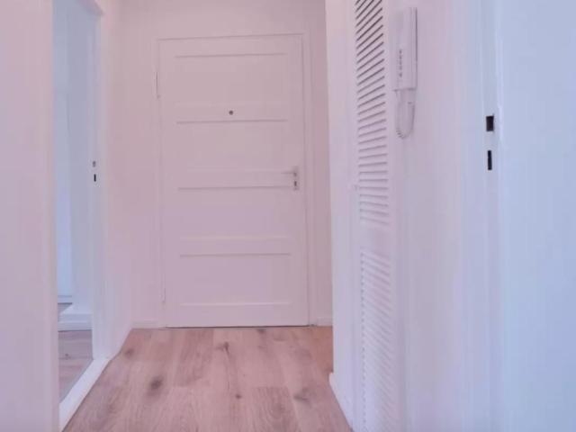 Comfy single bedroom in a 3 bedroom apartment in Britz