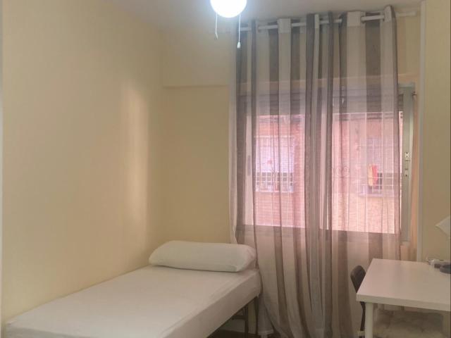 Comfy single bedroom in Alcorcón