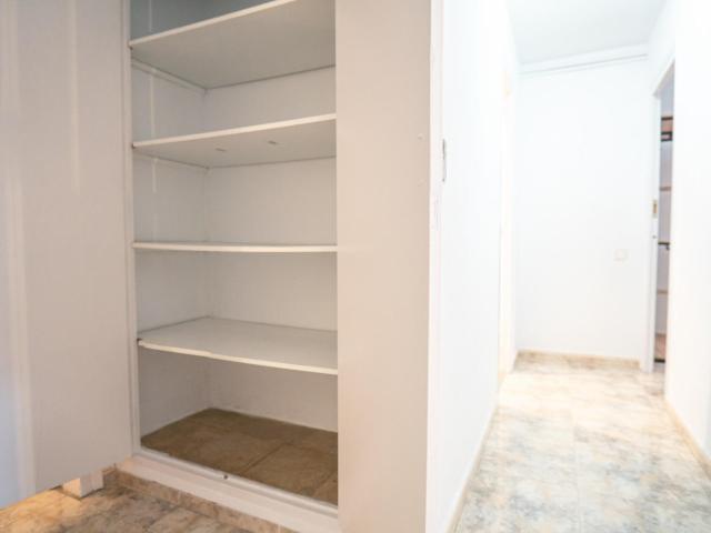Comfy single ensuite bedroom in Eixample