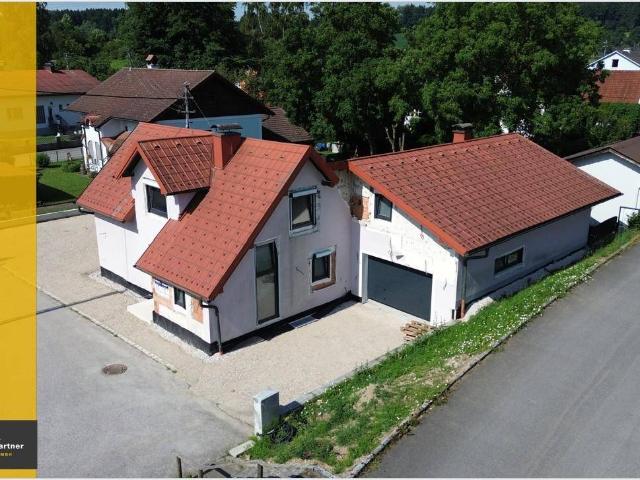 Renoviert, belagsfertig & bereit für Ihre Ideen! Einfamilienhaus mit Garten, Sonnenterrasse und Doppelgarage in Timelkam BIETERVERFAHREN