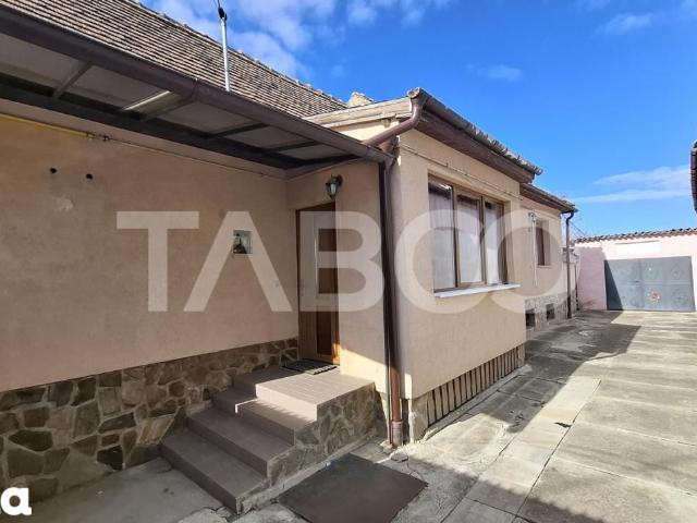 COMISION 0% Casa individuala de vanzare cu gradina acces auto si garaj