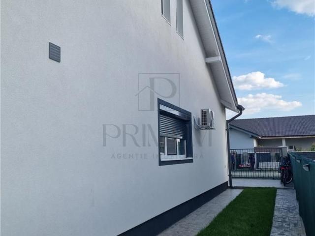 COMISION 0 Duplex mobilat utilat modern mansardabil zona buna