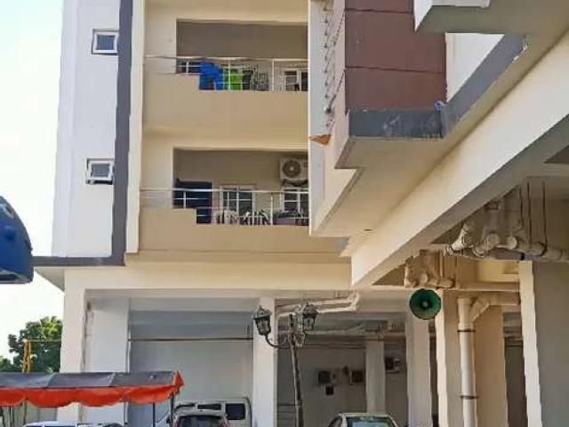 Commander heights / 3 bed drowning dining /4 bath rooms store Karachi Jinnah Avenue ID 28760