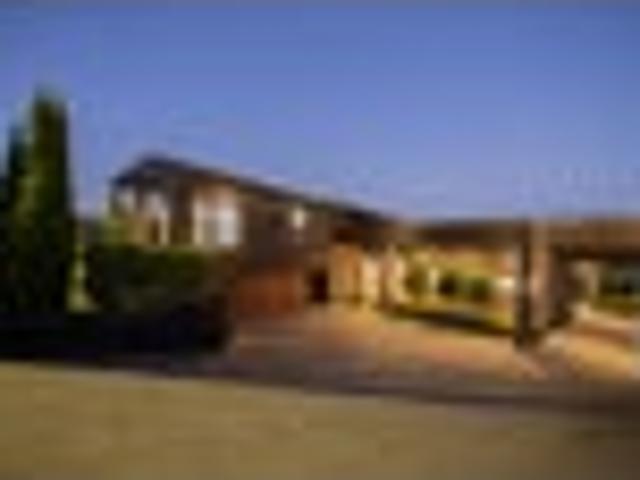 Trophy home Marlborough Ridge