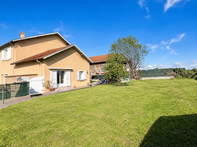 COMME UNE MAISON… AVEC 392 M2 DE JARDIN PRIVATIF !