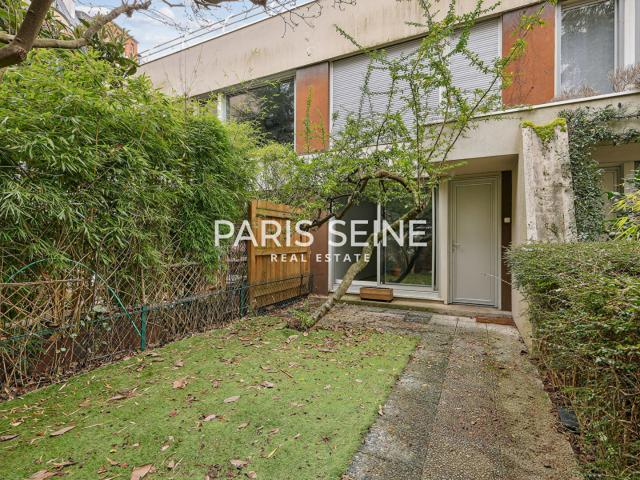 COMME UNE MAISON*RUE MADEMOISELLE*2 PIÈCES EN DUPLEX AVEC JARDIN*SUR COUR ARBORÉE